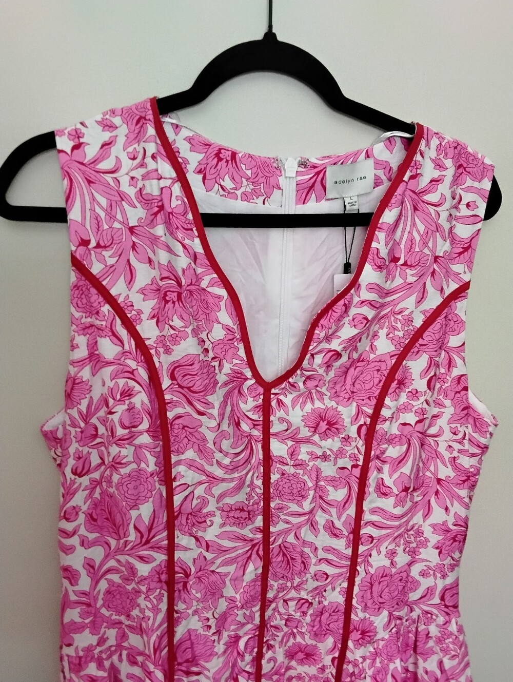 Adelyn Rae Pink Floral Sleeveless V-Neck Dress Large - Picture 3 of 6
